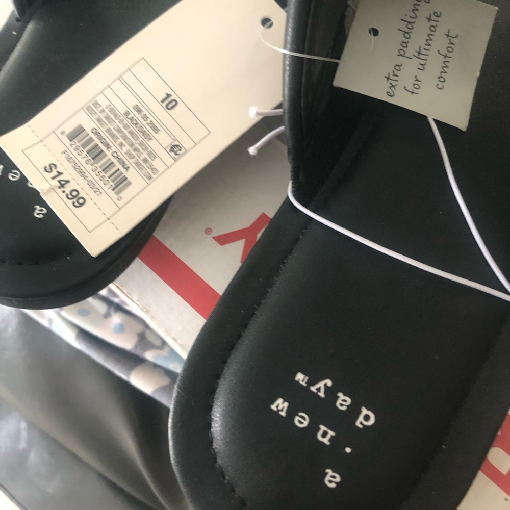 Target sandals - Picture 4 of 5